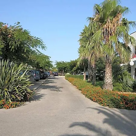 Simple Sunny By The Sea Апартаменты *