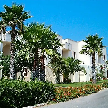 Апартаменты Simple Sunny By The Sea